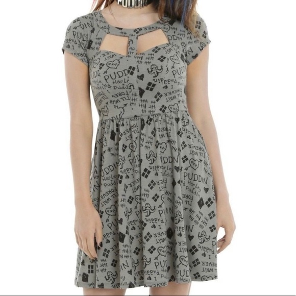 Hot Topic Dresses & Skirts - Harley Quinn Hot Topic Graffiti Dress Womens S
